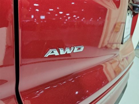 Certified 2024 Cadillac XT4 Premium Luxury image 8