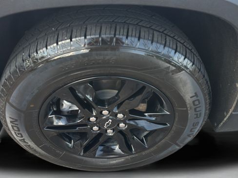 Used 2022 Chevrolet Traverse LT FWD image 32