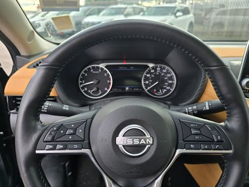 Used 2024 Nissan Sentra SV w/ SV Premium Package image 9