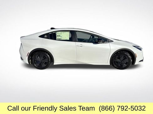 New 2026 Toyota Prius LE FWD image 7