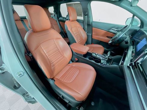 Used 2023 Kia Sportage SX image 31