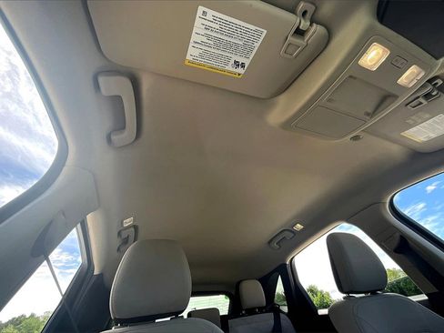 Used 2020 Ford Escape SE image 21