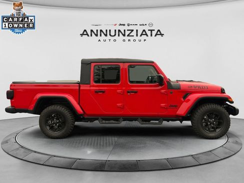 Used 2025 Jeep Gladiator Sport AWD/4WD image 6