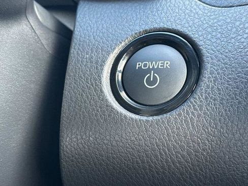 Used 2025 Toyota Camry SE w/ Convenience Package image 46