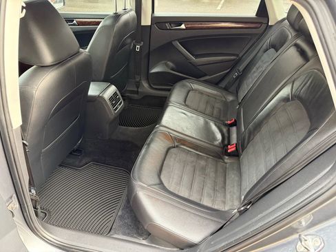 Used 2013 Volkswagen Passat TDI SEL Premium image 23