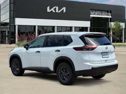 Used 2024 Nissan Rogue S FWD image 7
