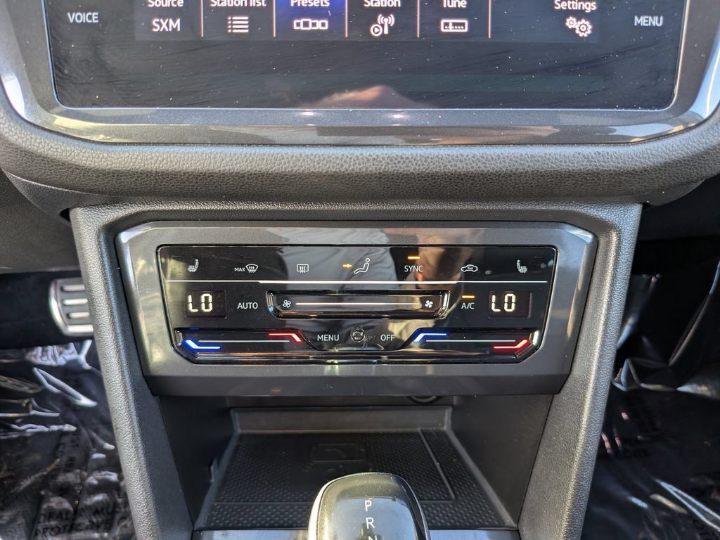 Certified 2022 Volkswagen Tiguan SE R-Line FWD image 22