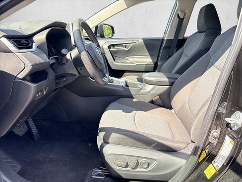 Certified 2025 Toyota RAV4 XLE FWD image 9