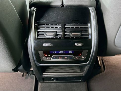 New 2026 BMW X7 xDrive40i w/ Premium Package image 18
