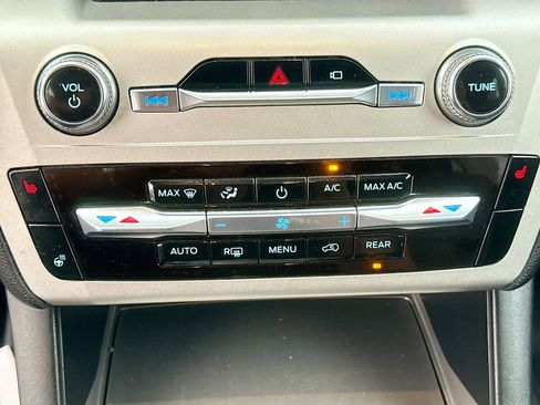 Certified 2022 Ford Explorer Timberline image 17