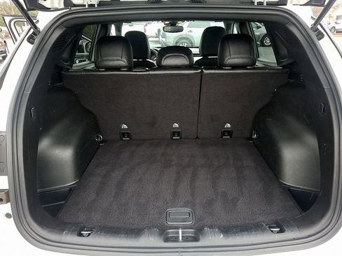 Used 2024 Jeep Compass Latitude image 28