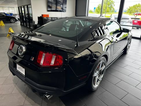Used 2010 Ford Mustang GT RWD image 5