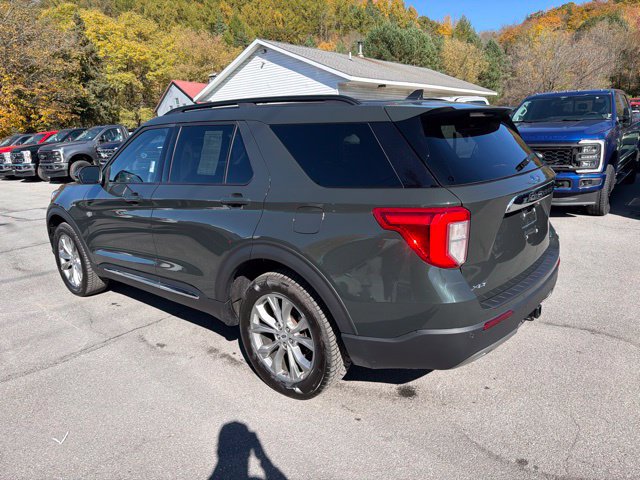 Used 2024 Ford Explorer XLT w/ Equipment Group 202A AWD/4WD image 4