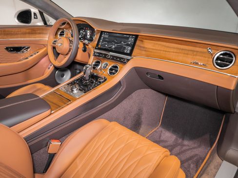 Used 2026 Bentley Continental GT AWD/4WD image 4