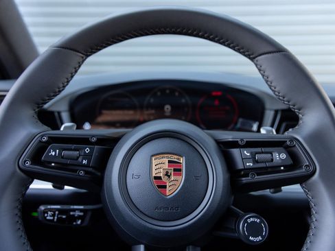 Certified 2026 Porsche Cayenne Base image 14