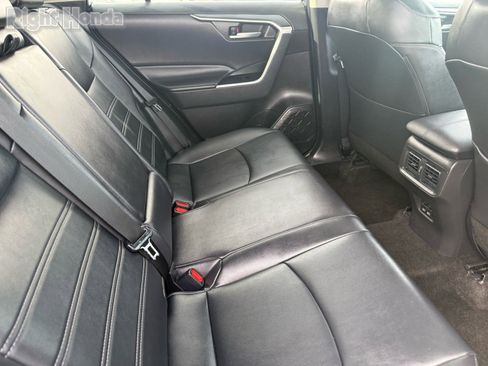 Used 2025 Toyota RAV4 XLE Premium image 27