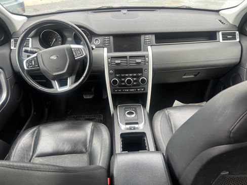 Used 2017 Land Rover Discovery Sport SE image 14
