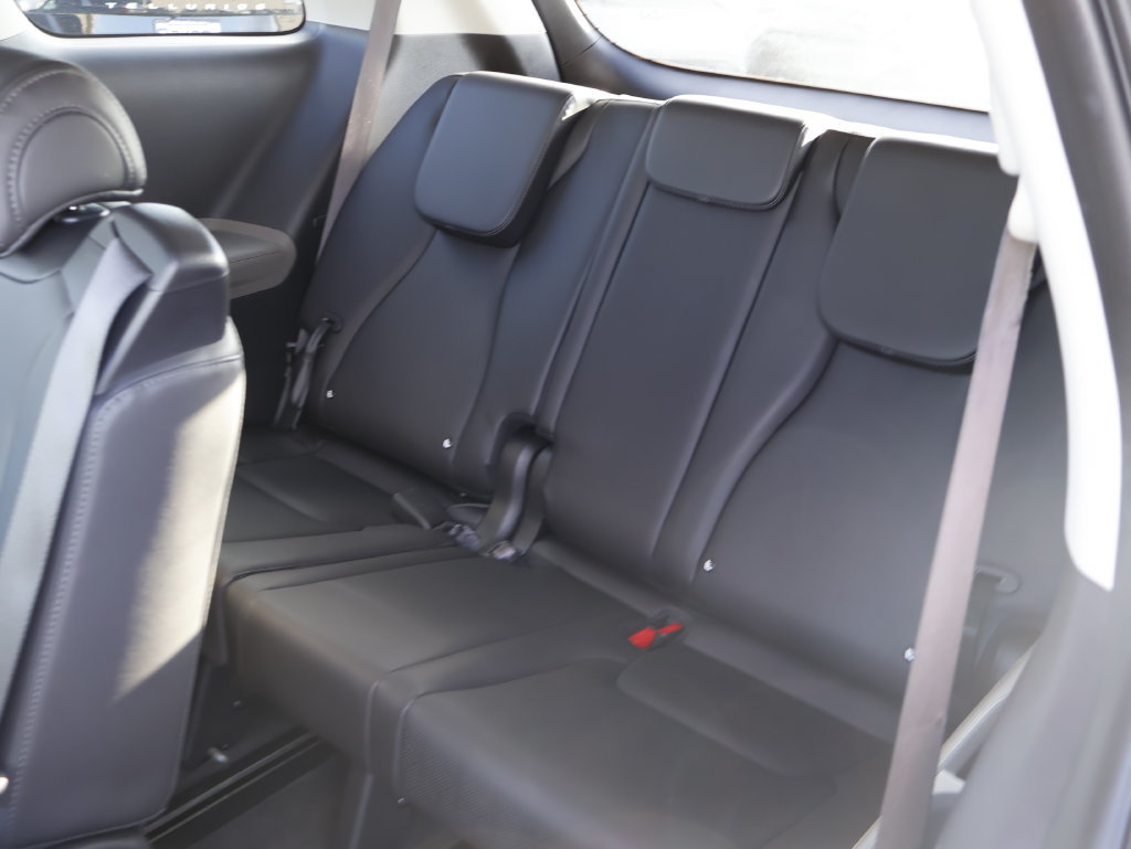 Certified 2026 Kia Carnival FWD image 14