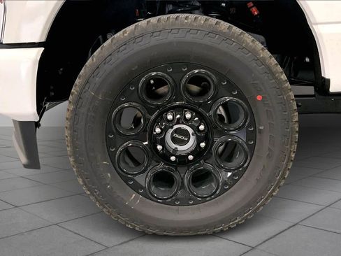 New 2026 Ford F250 Lariat w/ Black Appearance Package image 9