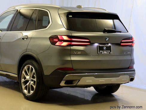 Used 2025 BMW X5 xDrive50e w/ Premium Package AWD/4WD image 8