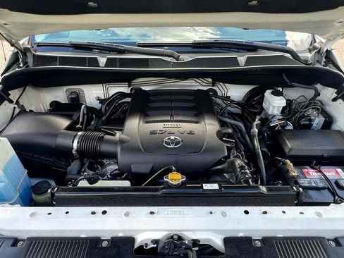 Used 2016 Toyota Tundra SR5 w/ SR5 Upgrade Package image 38