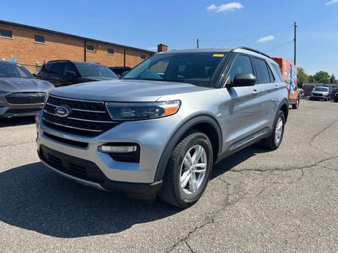 Certified 2021 Ford Explorer XLT w/ Equipment Group 202A AWD/4WD image 24