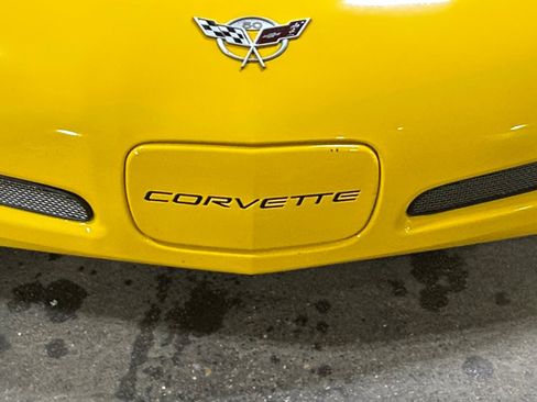 Used 2003 Chevrolet Corvette Coupe w/ Preferred Equipment Group RWD image 24