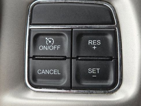 Used 2018 RAM 2500 Laramie w/ Convenience Group image 9