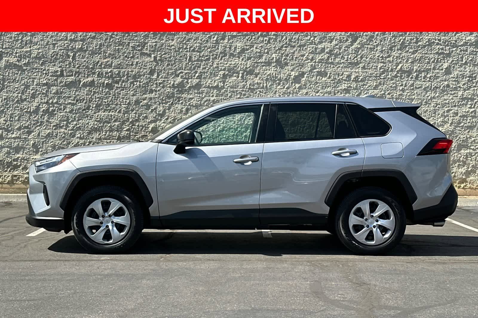 Used 2023 Toyota RAV4 LE AWD/4WD image 6
