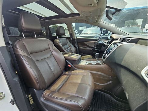 Used 2017 Nissan Murano Platinum w/ Platinum Technology Package FWD image 4