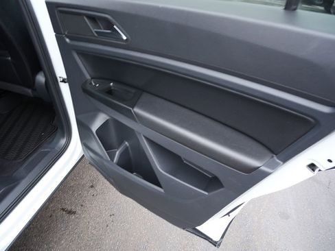 Used 2020 Volkswagen Atlas Cross Sport SE w/ Panoramic Sunroof Package image 26