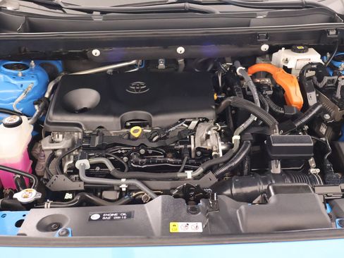 Used 2021 Toyota RAV4 LE AWD/4WD image 18