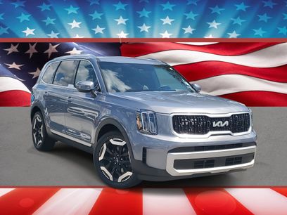 Used 2023 Kia Telluride EX w/ EX Captain's Chair Package
