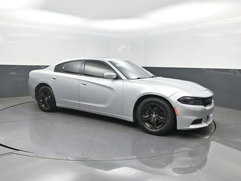 Used 2021 Dodge Charger SXT w/ Leather Interior Group RWD image 33