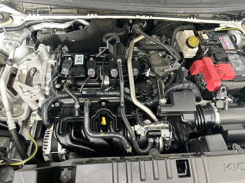 Used 2025 Nissan Kicks S FWD image 31