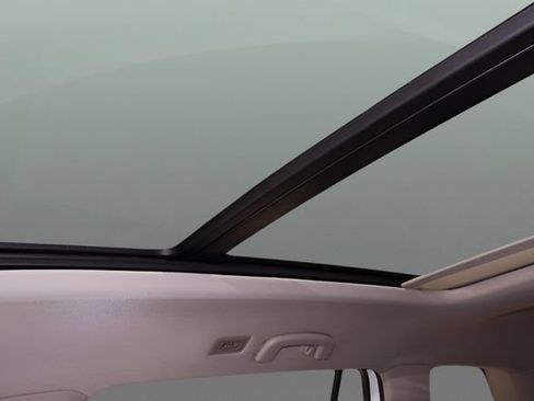 Certified 2026 Volkswagen Atlas SE FWD image 25