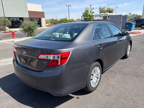 Used 2012 Toyota Camry LE FWD image 5