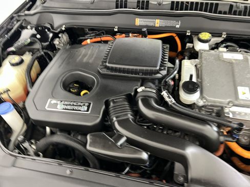 Used 2019 Ford Fusion Energi Titanium FWD image 27