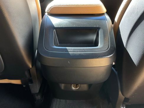 Used 2020 Volvo XC60 T5 Momentum w/ Protection Package Premier image 37