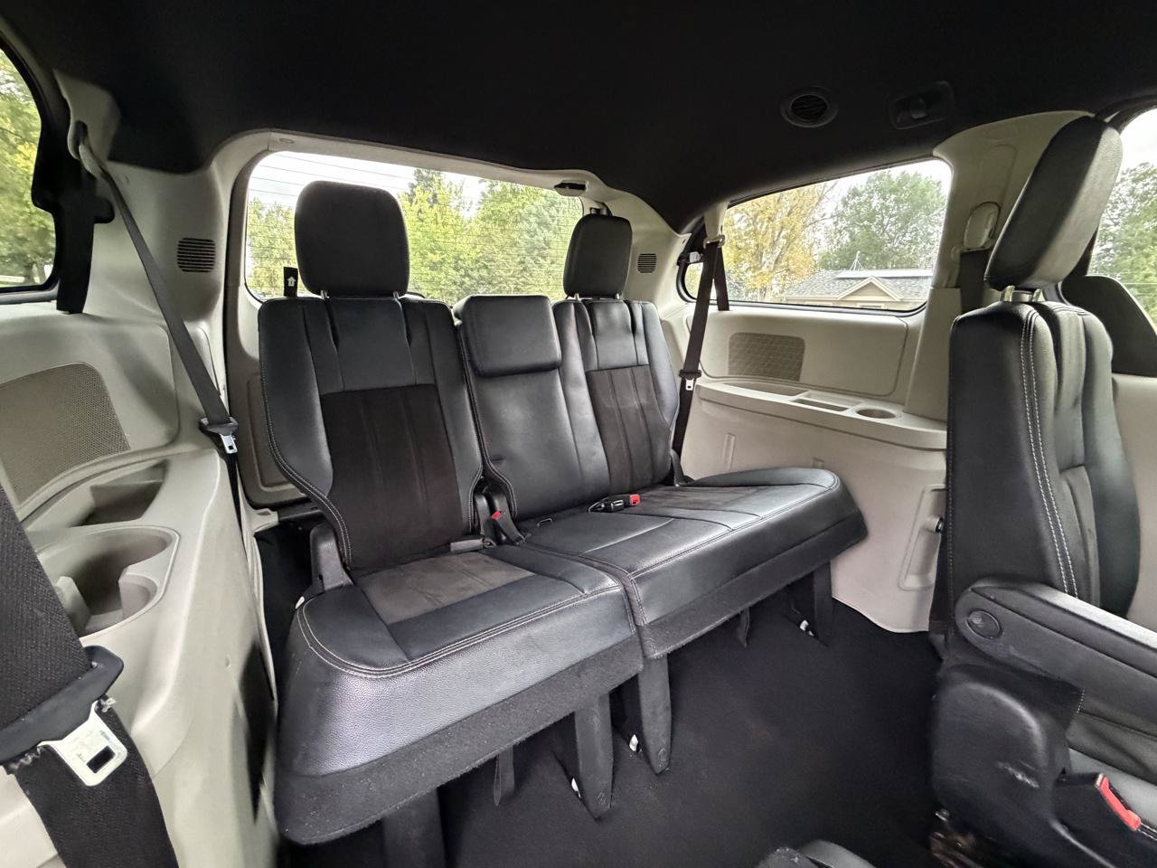Used 2019 Dodge Grand Caravan SXT FWD image 22