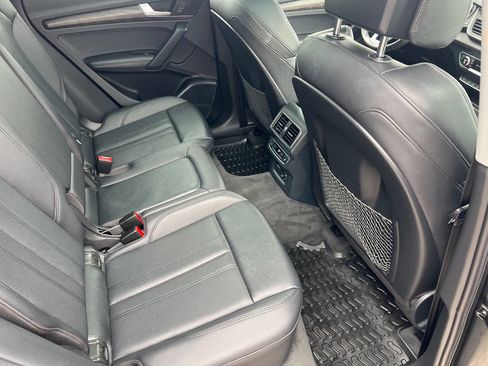 Used 2019 Audi Q5 Prestige w/ Prestige Package image 19