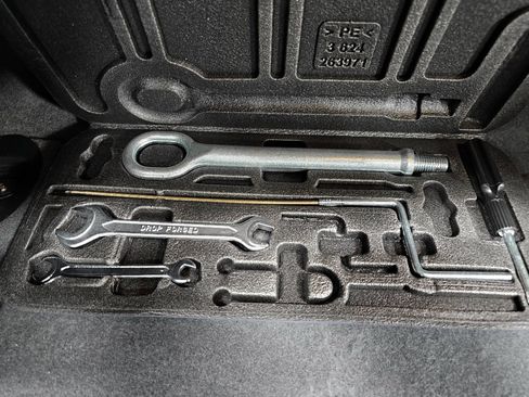 Used 2012 Maserati GranTurismo MC image 11