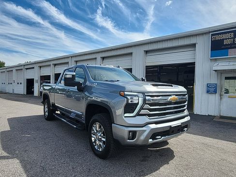 Used 2024 Chevrolet Silverado 2500 High Country w/ High Country Premium Package AWD/4WD image 7