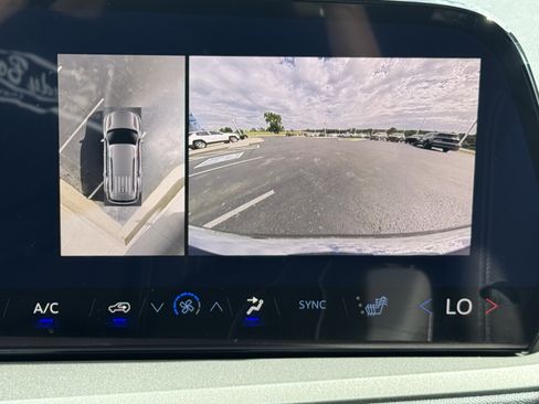 New 2026 Chevrolet Traverse LT w/ Driver Confidence Package image 18