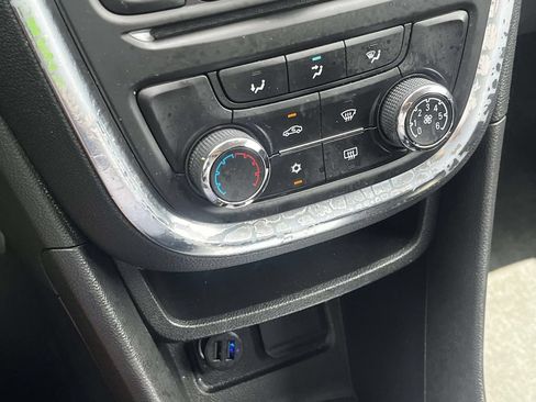 Used 2015 Buick Encore FWD image 27
