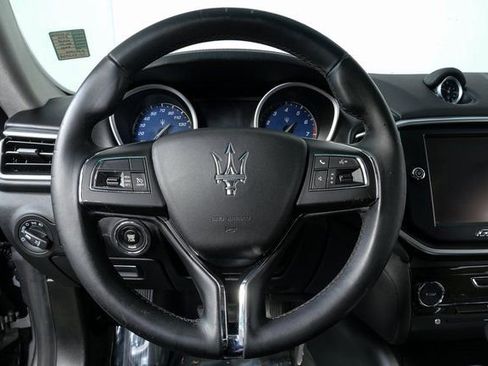 Used 2016 Maserati Ghibli image 11