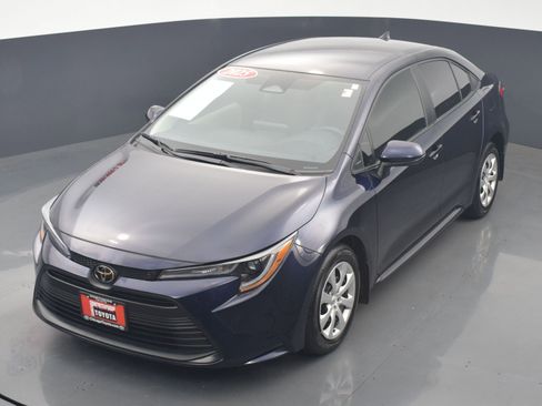 Used 2025 Toyota Corolla LE FWD image 24