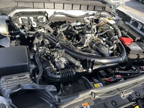 Used 2024 Ford Bronco Black Diamond image 27