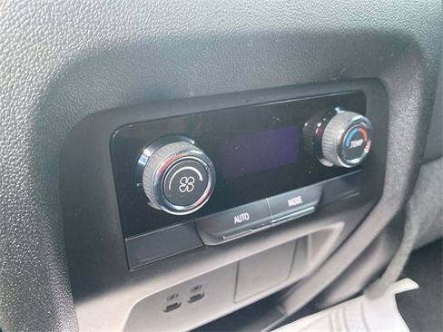 Certified 2025 Chevrolet Traverse LT image 21