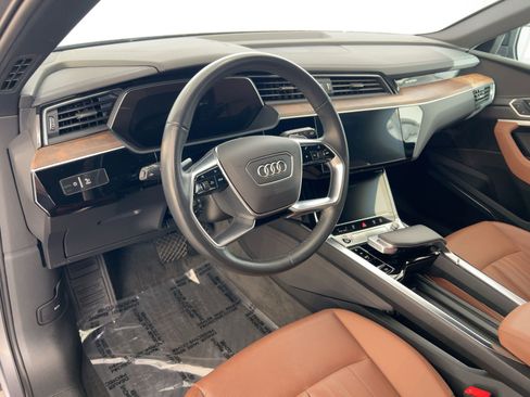 Used 2022 Audi e-tron Premium Plus w/ Premium Plus Package image 4